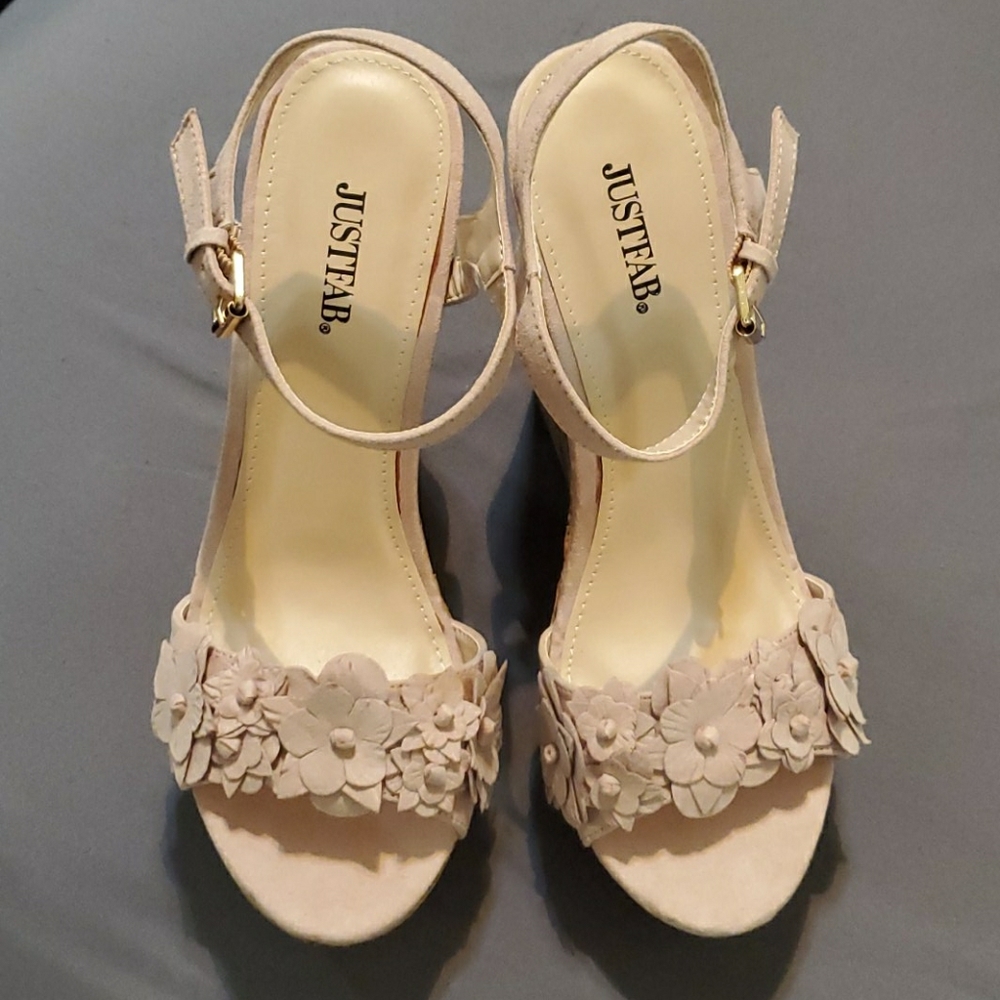 Blush wedges